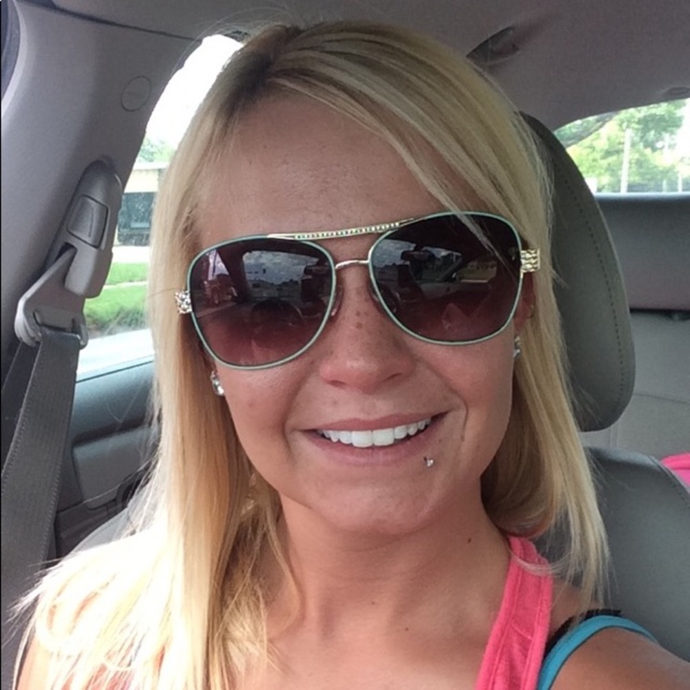 Meet your Posher, Kelsey